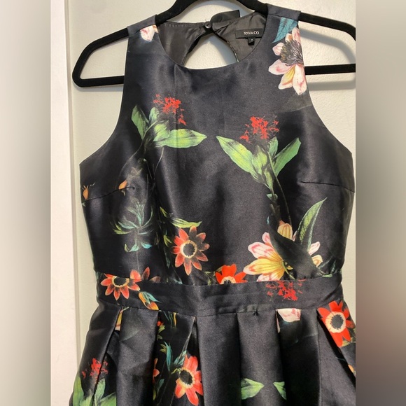 RW&CO. Black Floral Dress fit and flare with bow accent - 6 - Picture 6 of 11